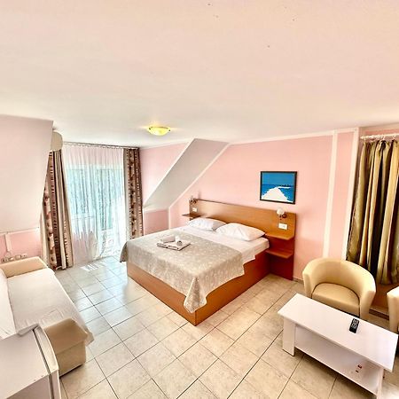 Hotel Pansion Begic Omiš Esterno foto