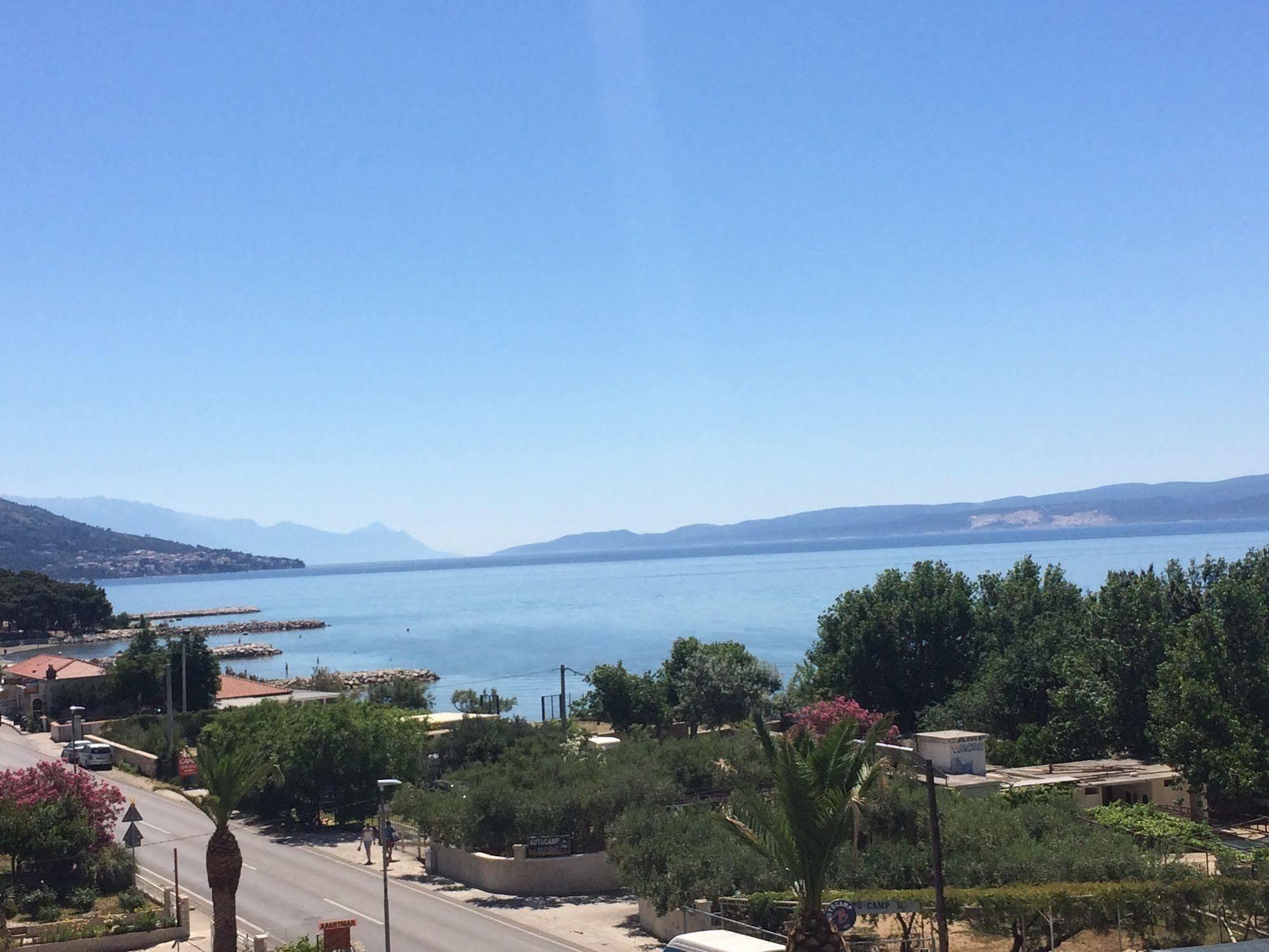 Hotel Pansion Begic Omiš Esterno foto