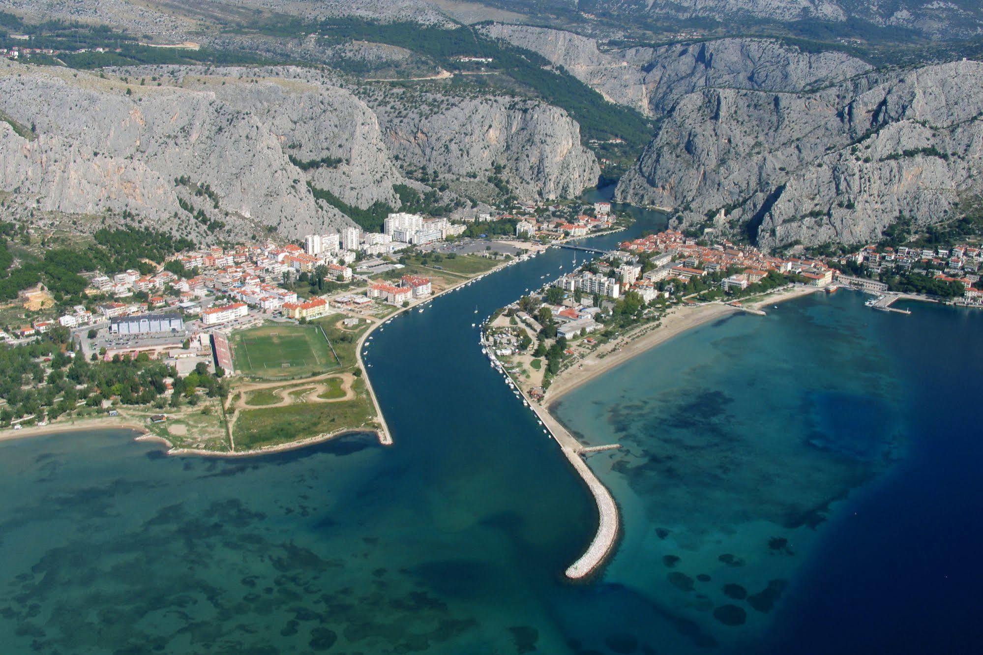 Hotel Pansion Begic Omiš Esterno foto