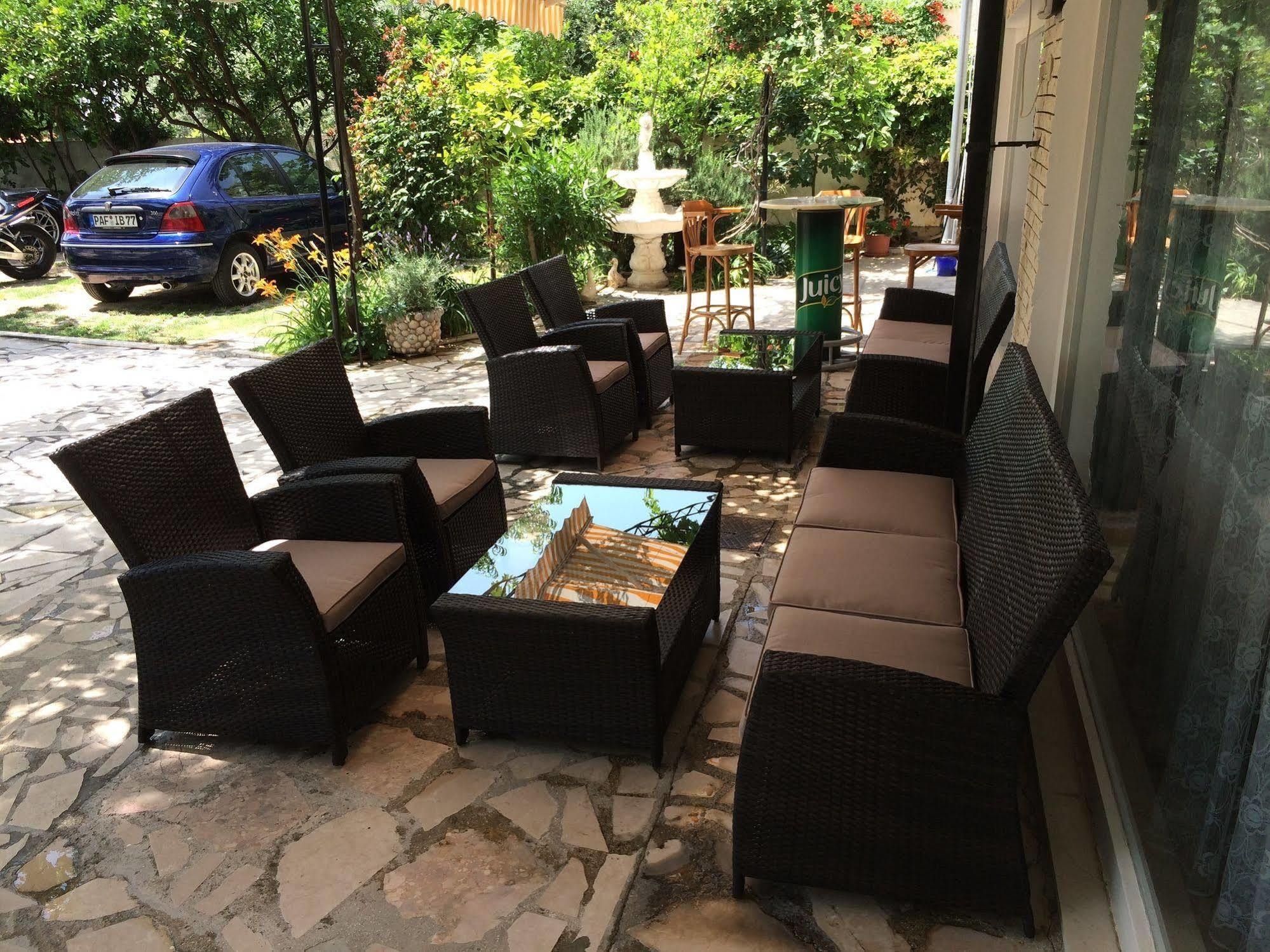 Hotel Pansion Begic Omiš Esterno foto
